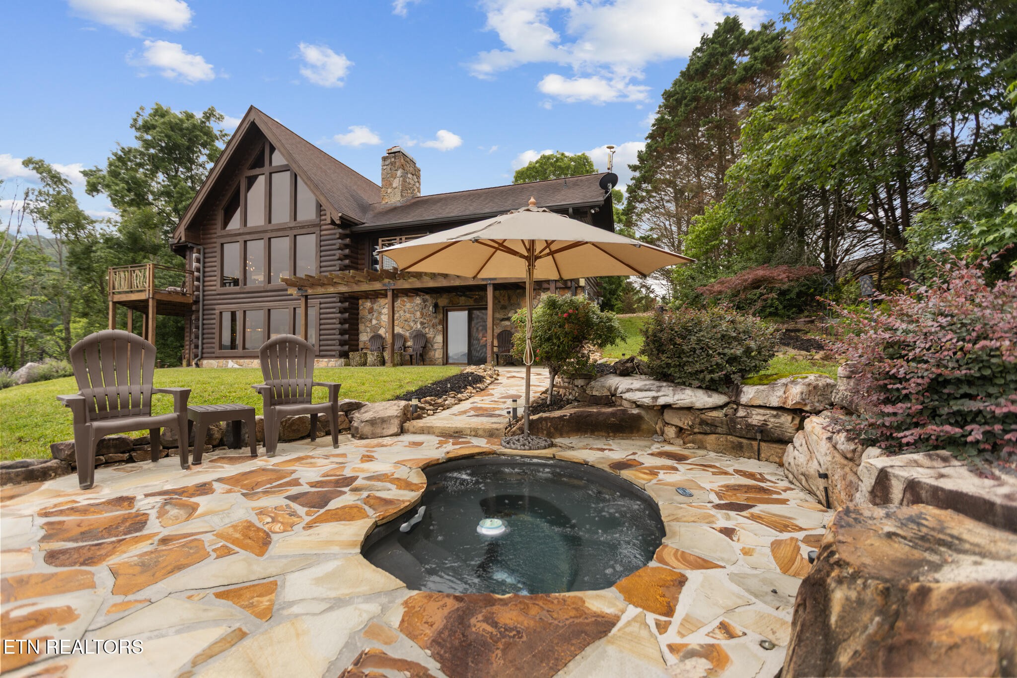 114 Chickasaw Point