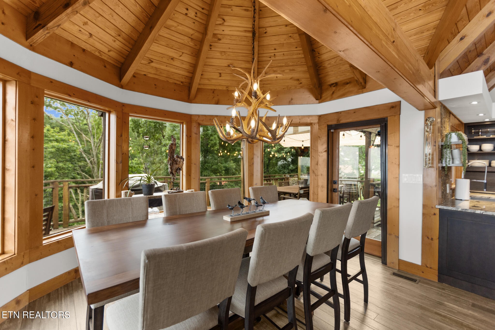 114 Chickasaw Point