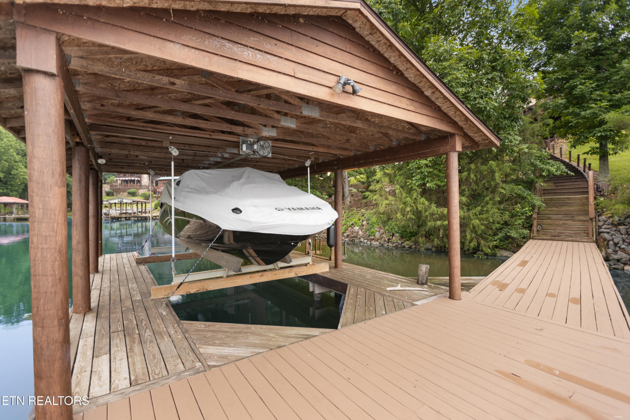 114 Chickasaw Point