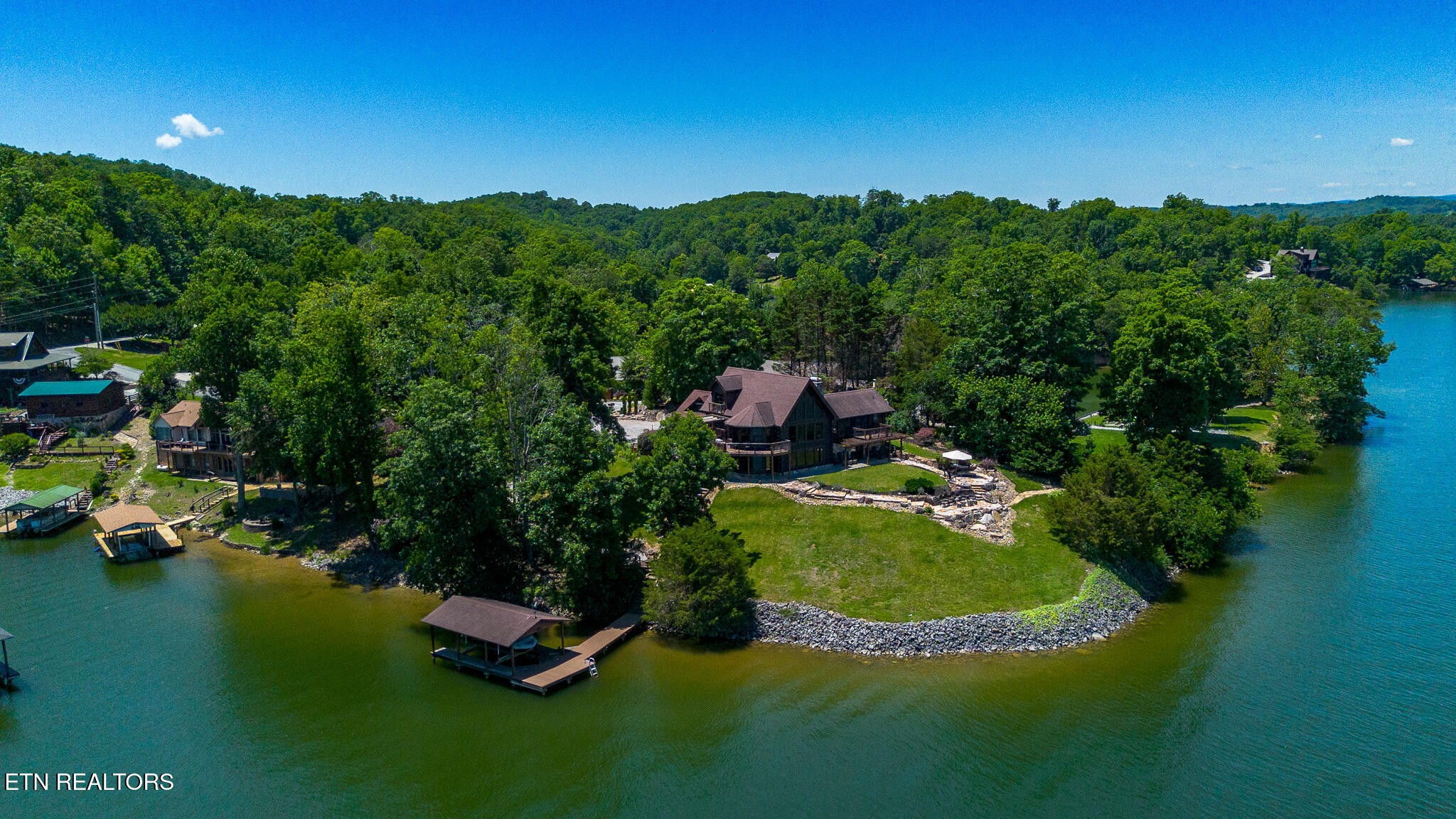 114 Chickasaw Point