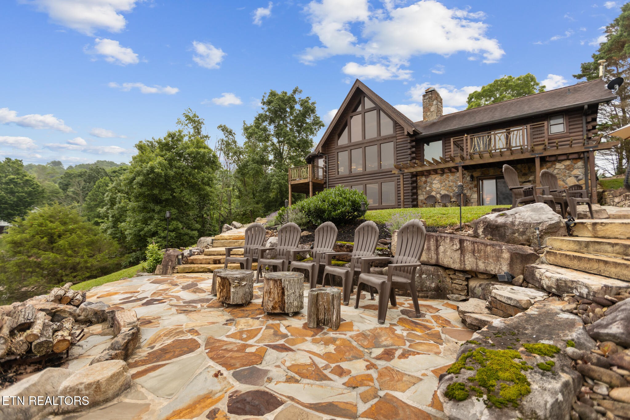 114 Chickasaw Point