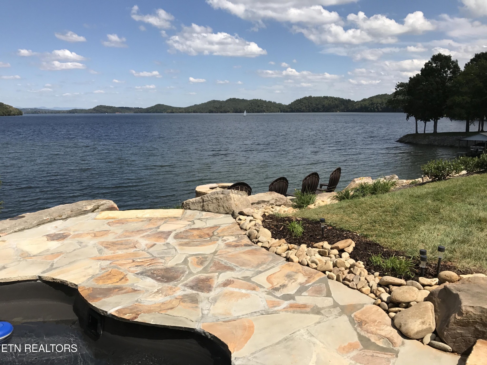 114 Chickasaw Point