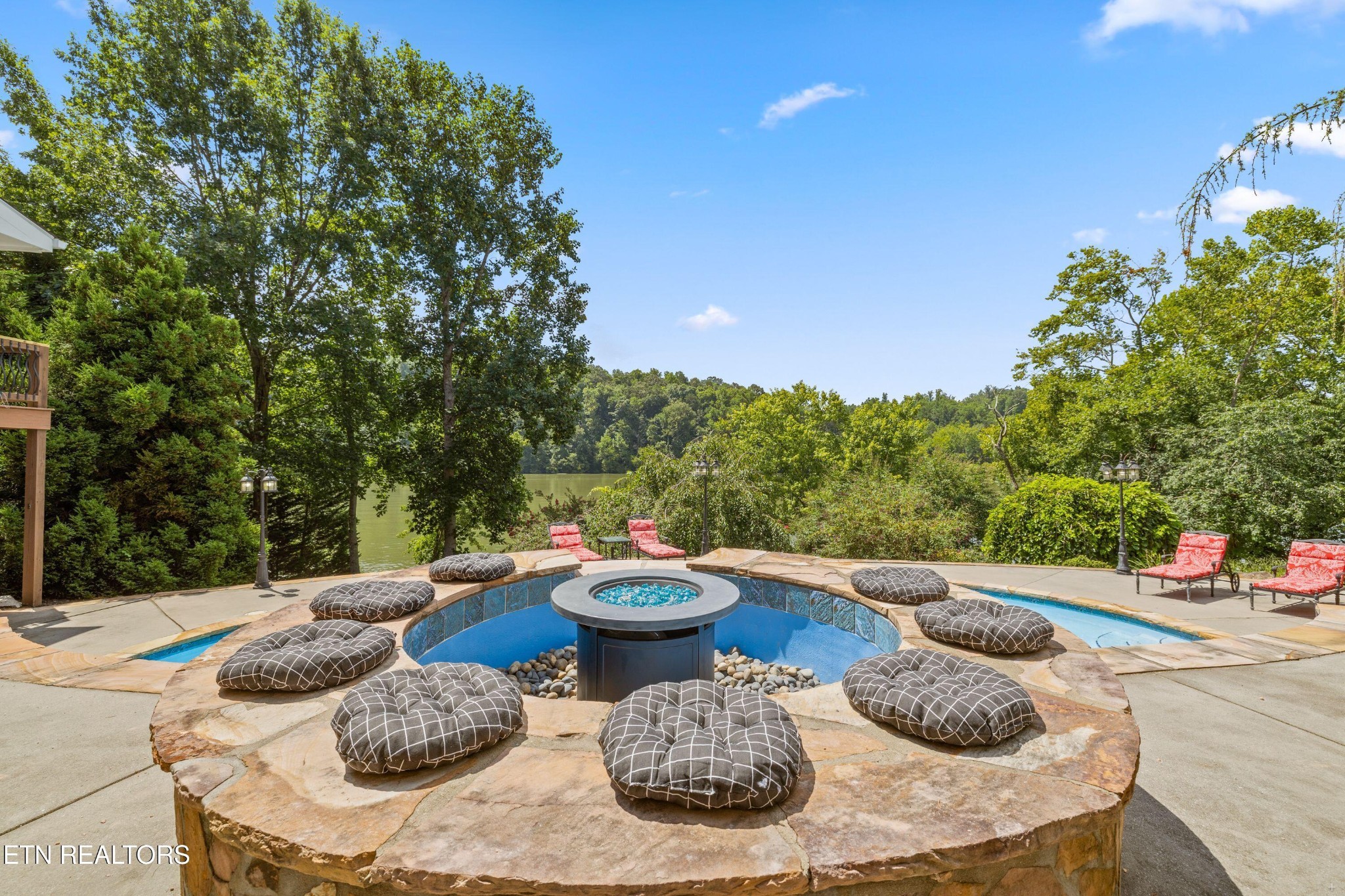 141 Settlers Rd