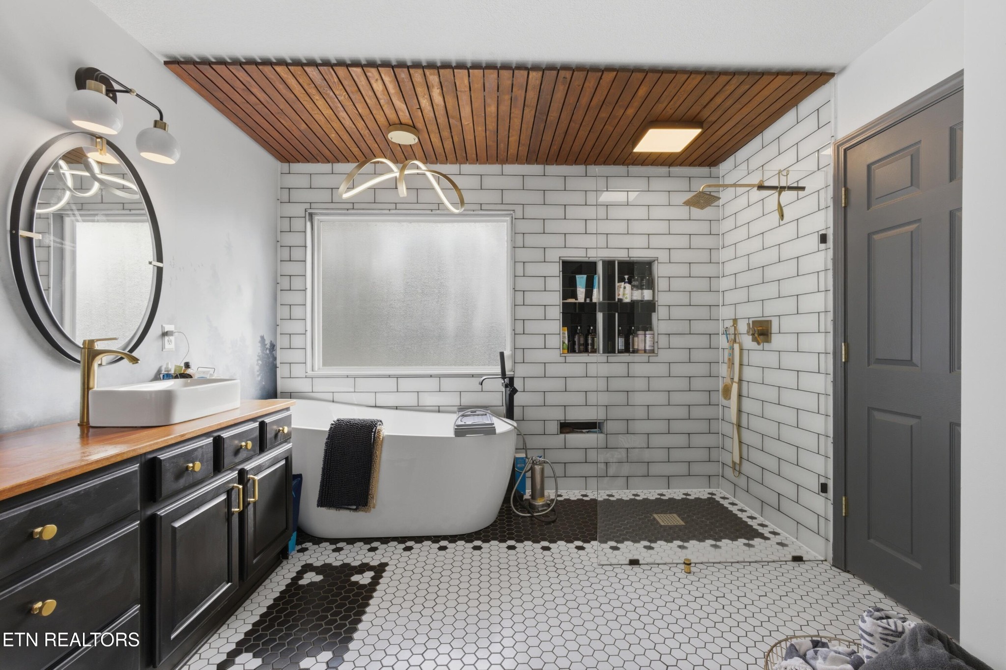 141 Settlers Rd