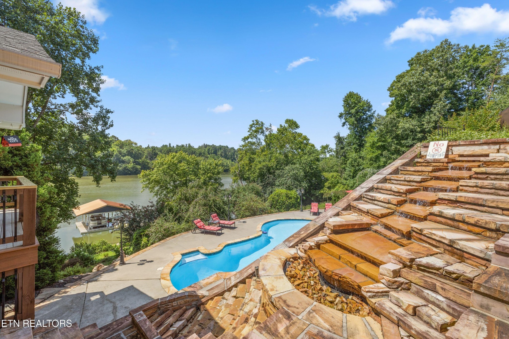 141 Settlers Rd