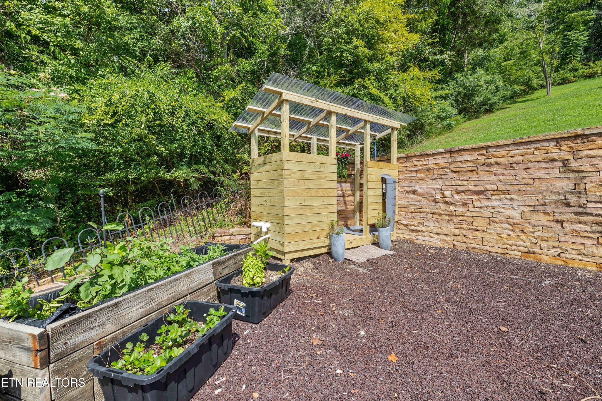 141 Settlers Rd