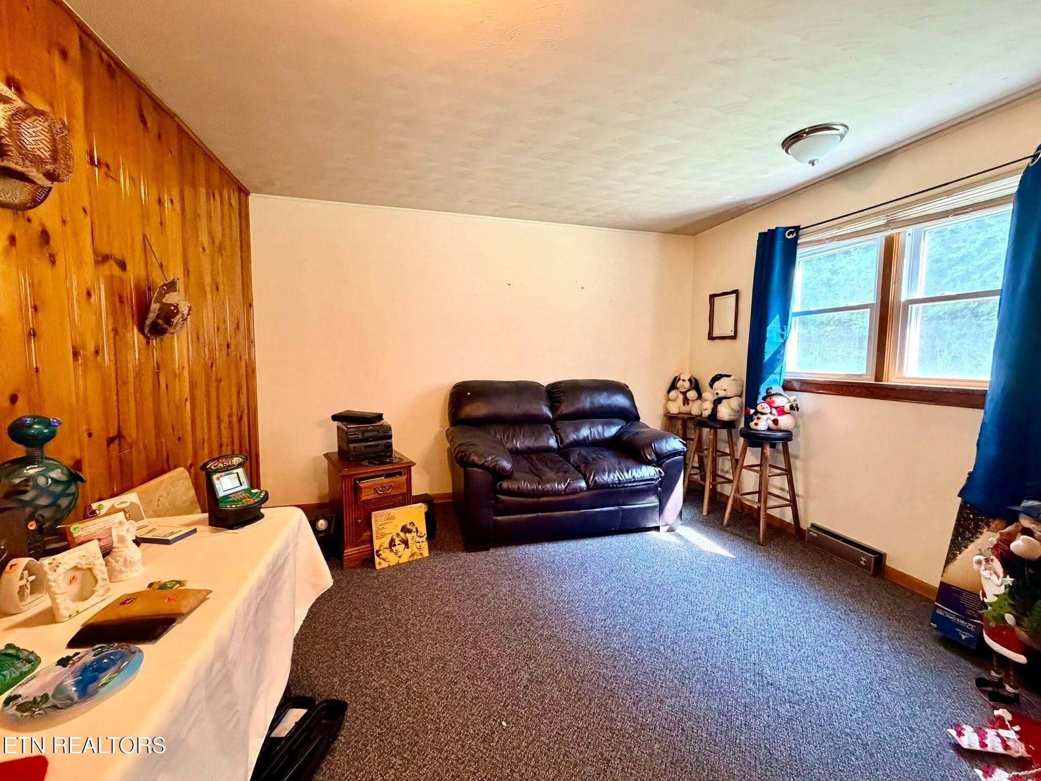1890 James Ferry Rd