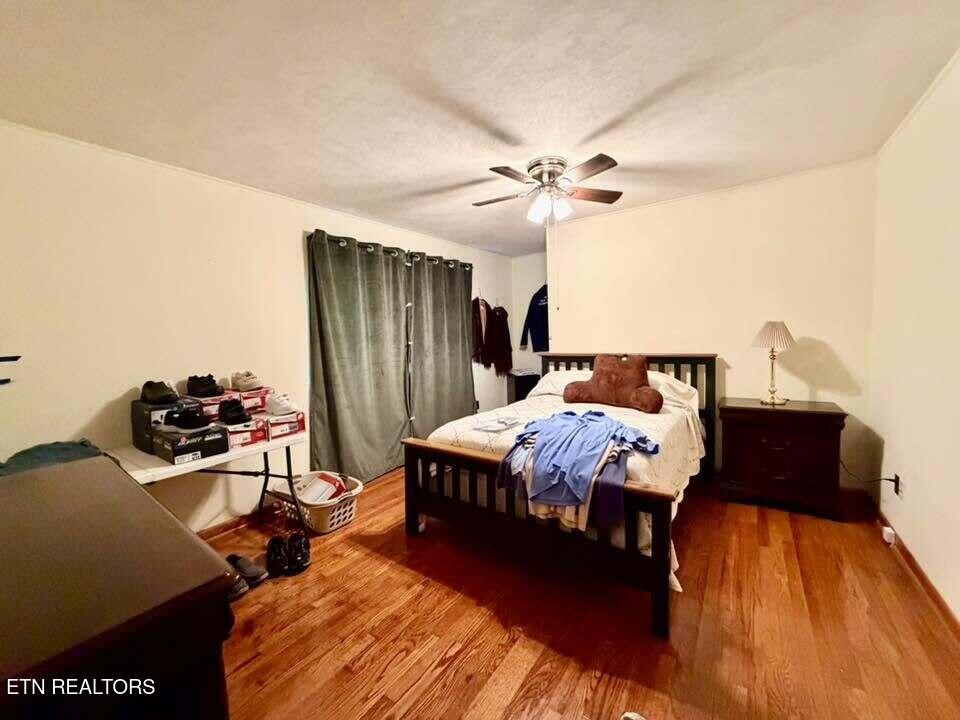 1890 James Ferry Rd