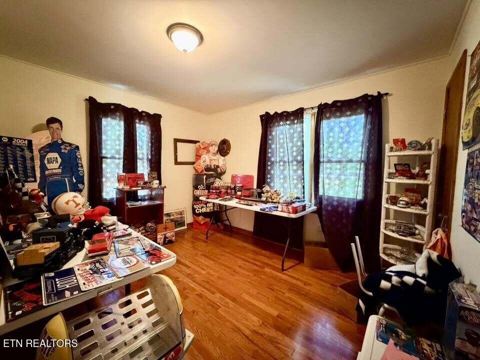 1890 James Ferry Rd