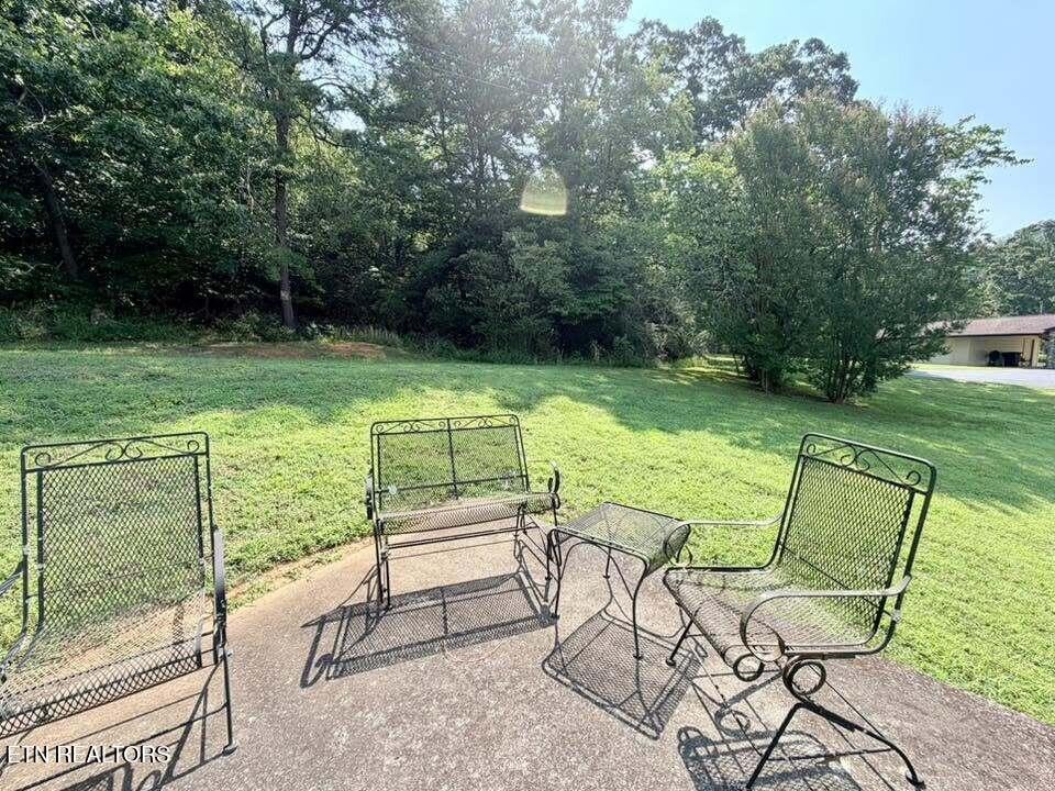 1890 James Ferry Rd