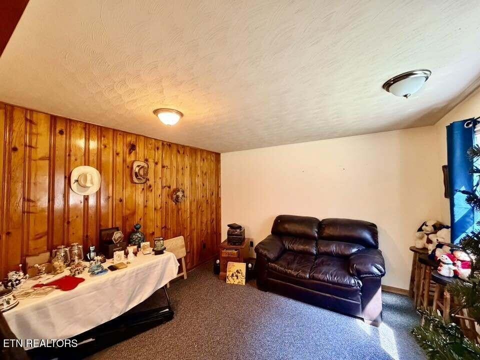 1890 James Ferry Rd