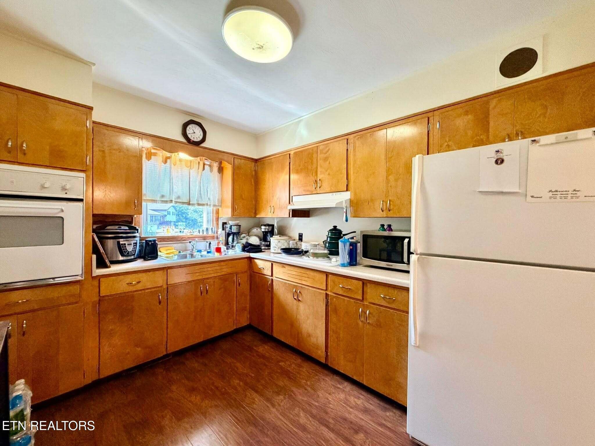 1890 James Ferry Rd