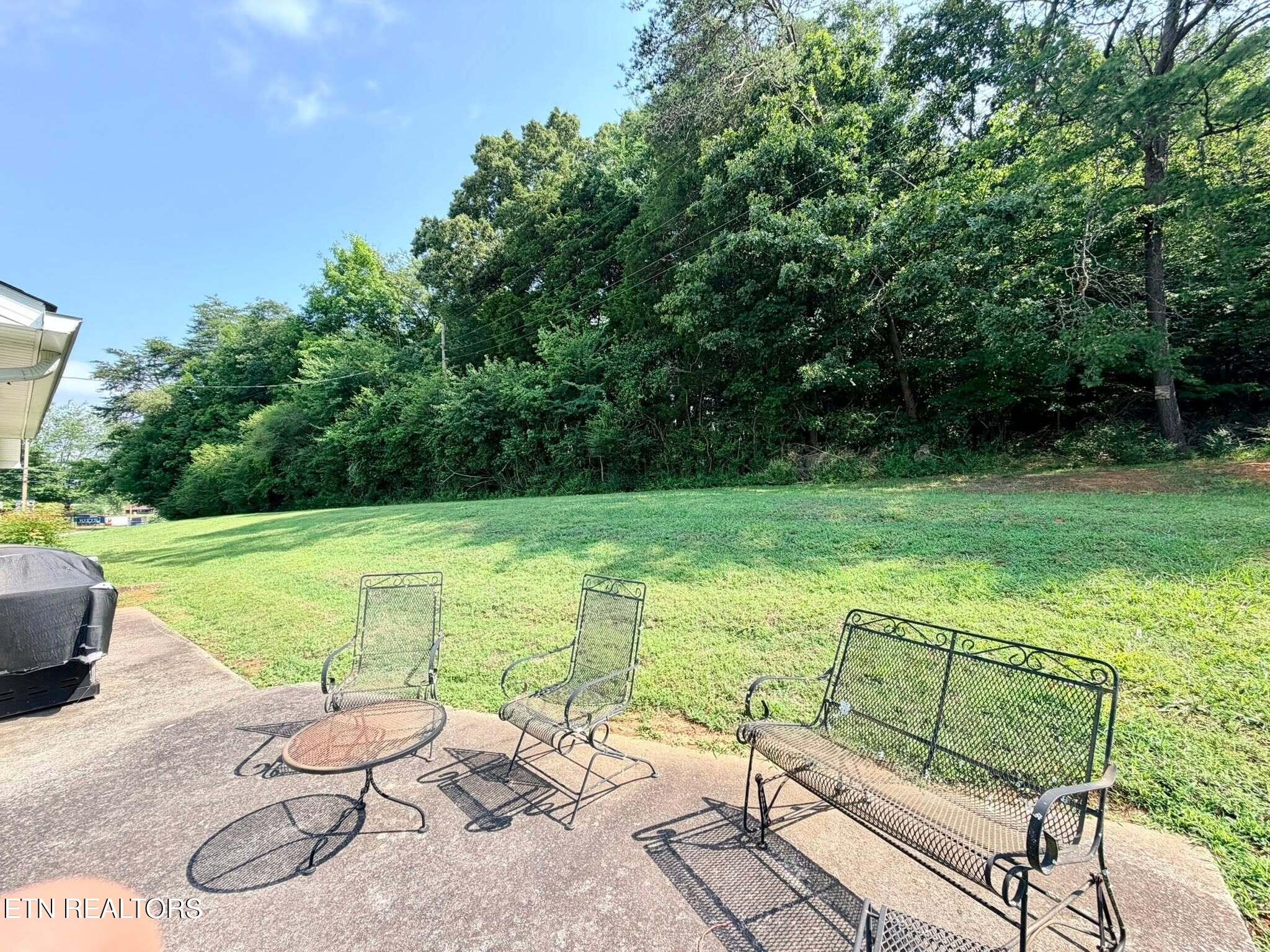 1890 James Ferry Rd