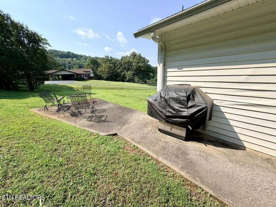 1890 James Ferry Rd