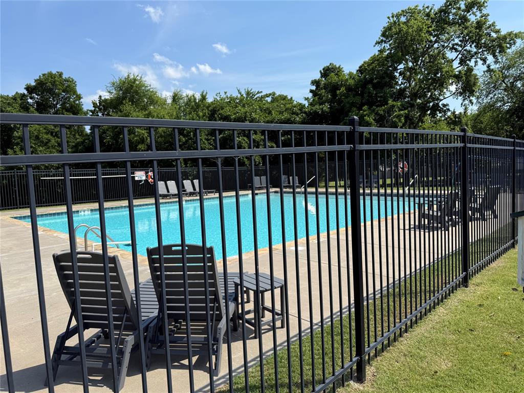 600 NW 186th Street