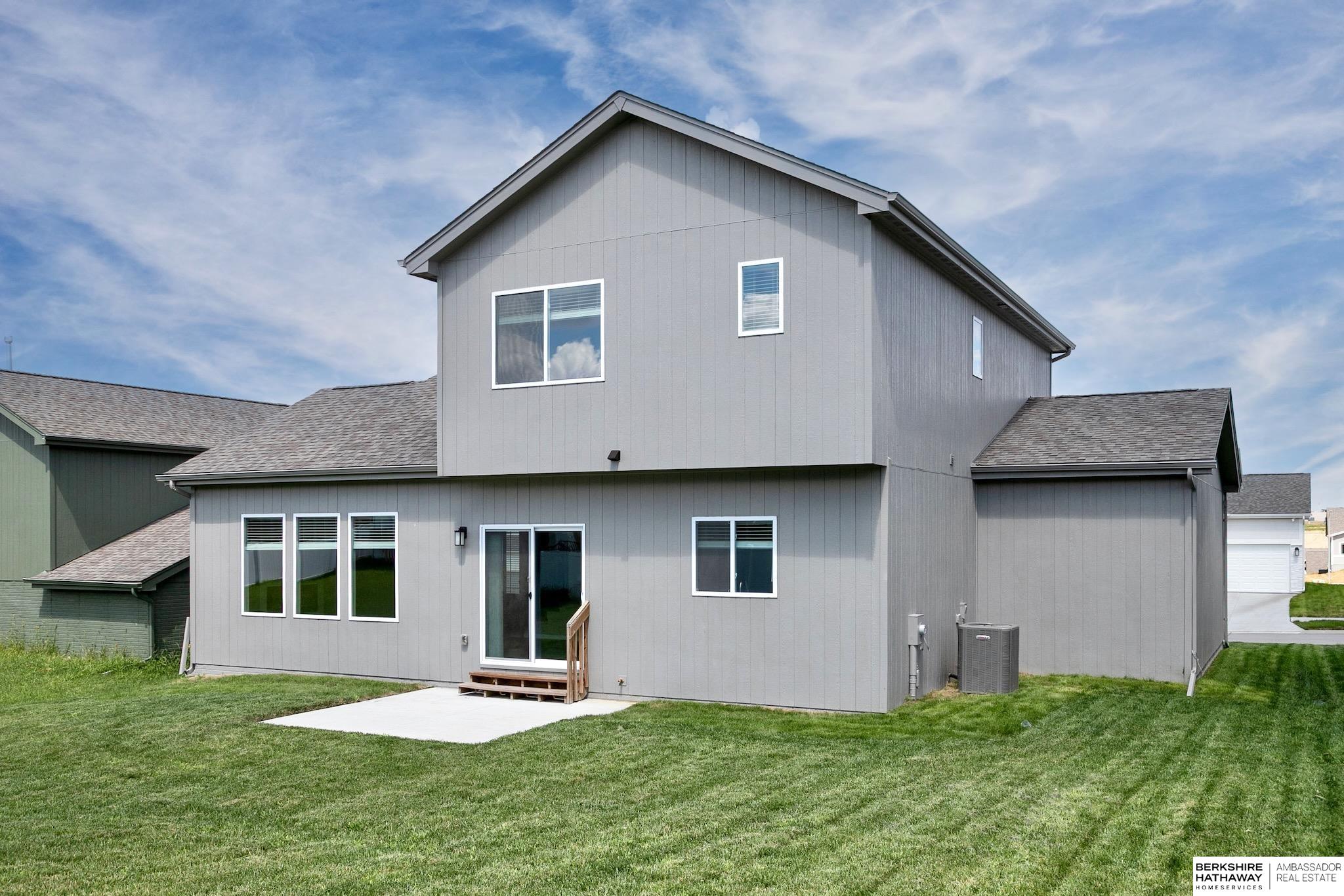 16919 Huntington Avenue