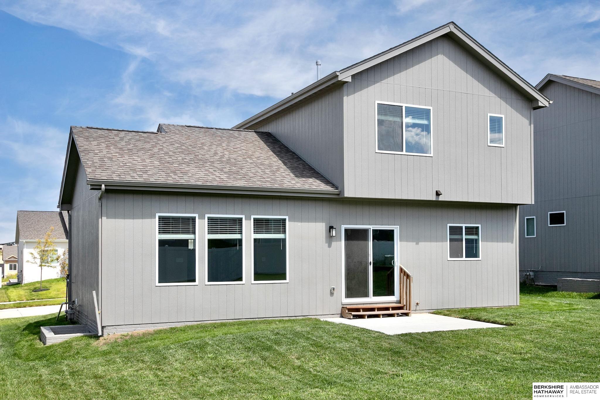 16919 Huntington Avenue