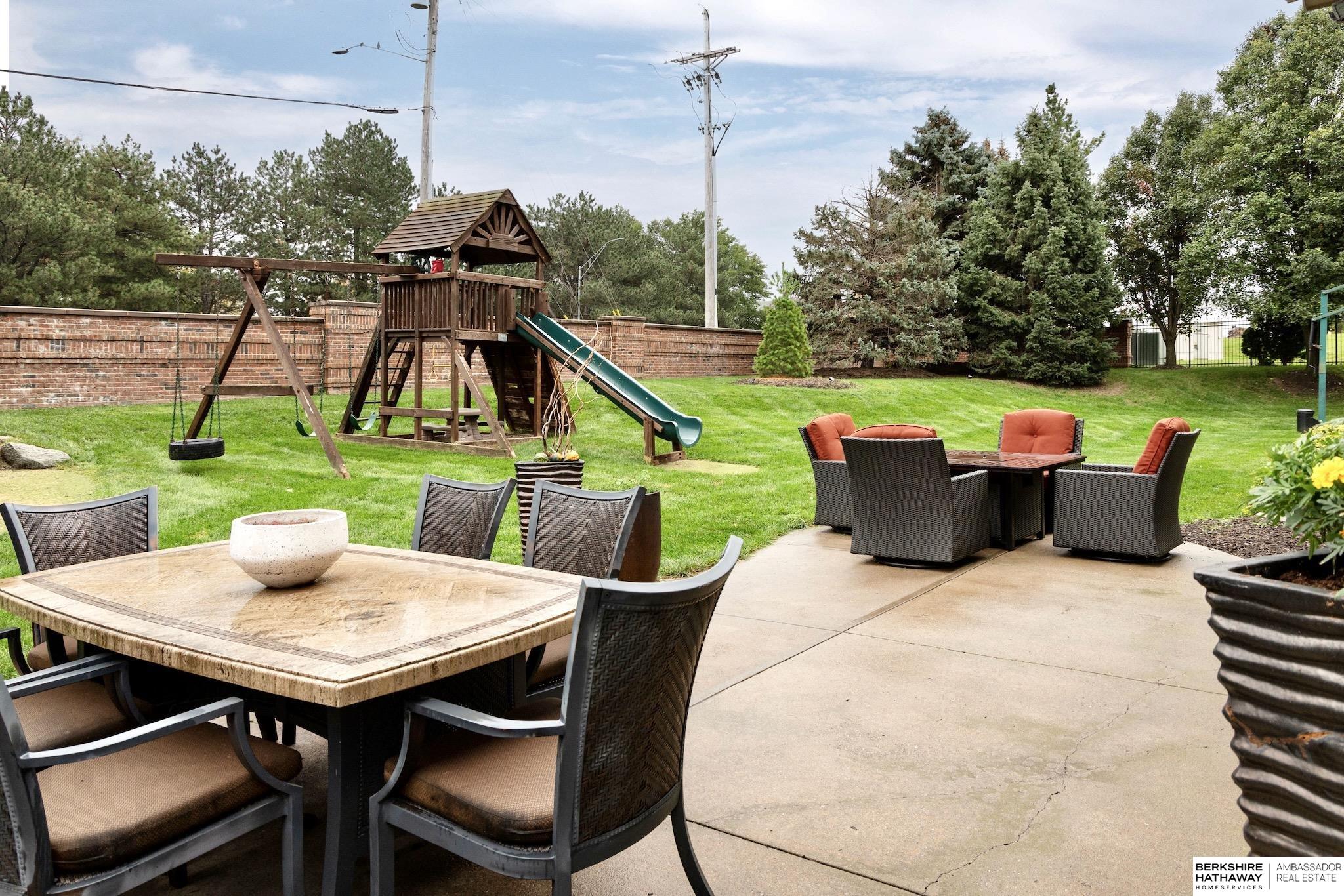 805 N 132 Avenue, Omaha