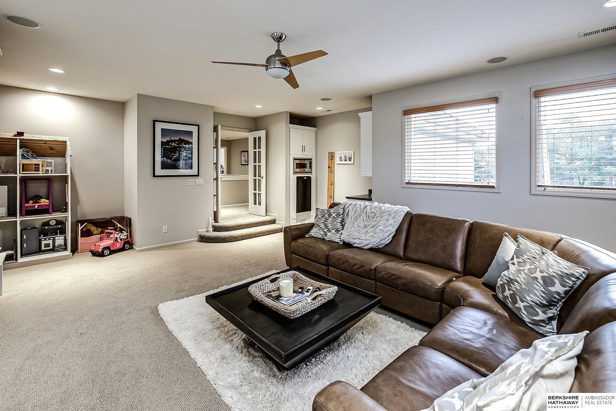 805 N 132 Avenue, Omaha