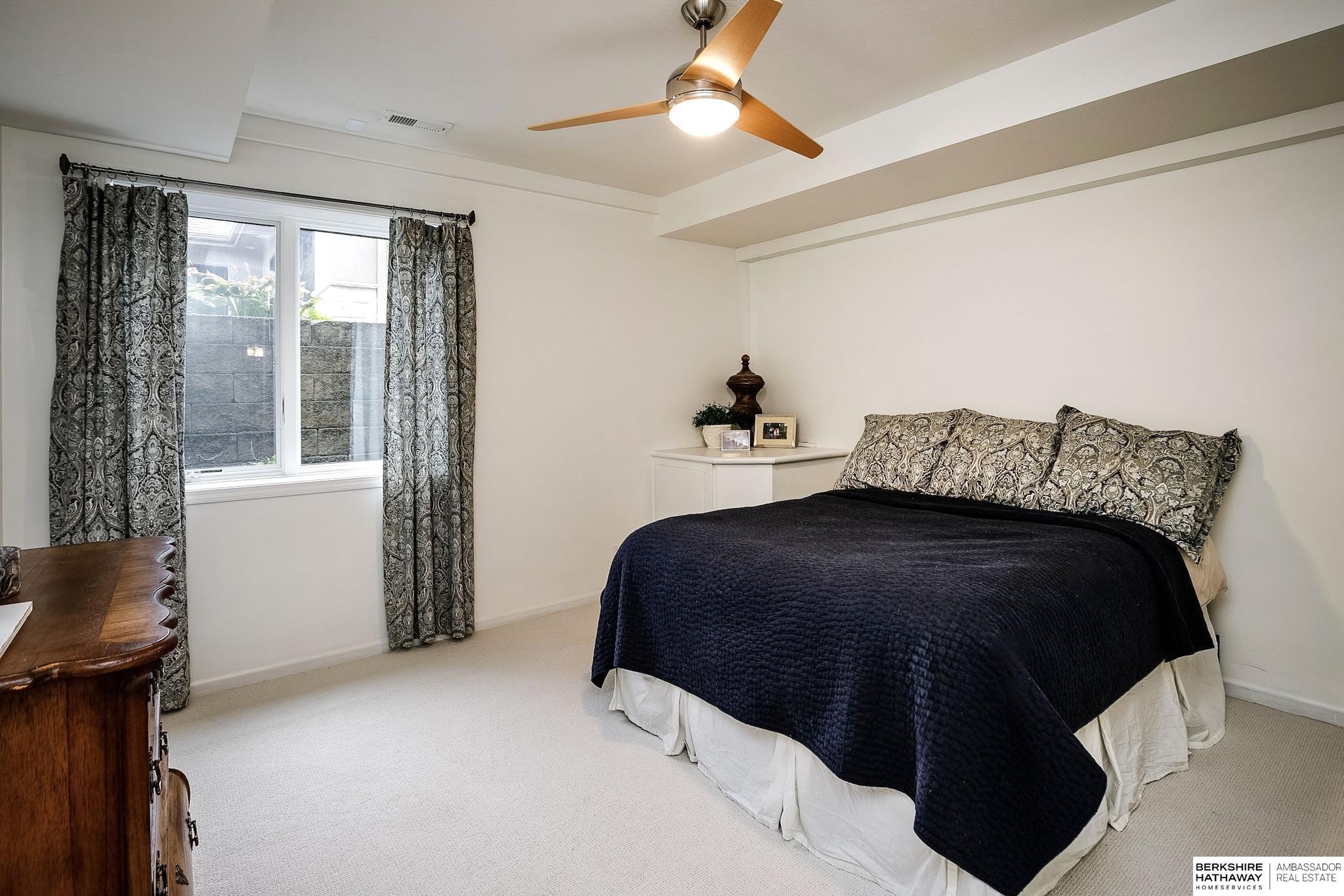 805 N 132 Avenue, Omaha