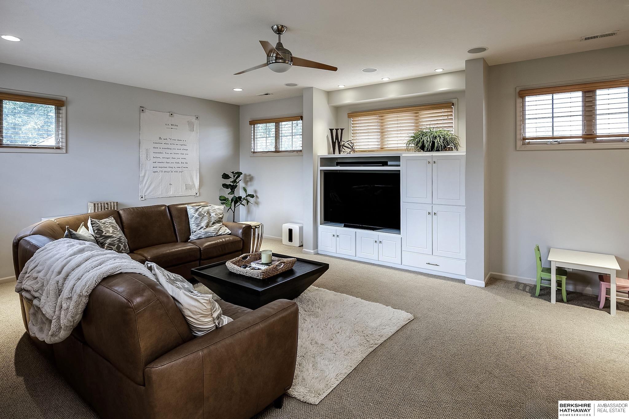 805 N 132 Avenue, Omaha