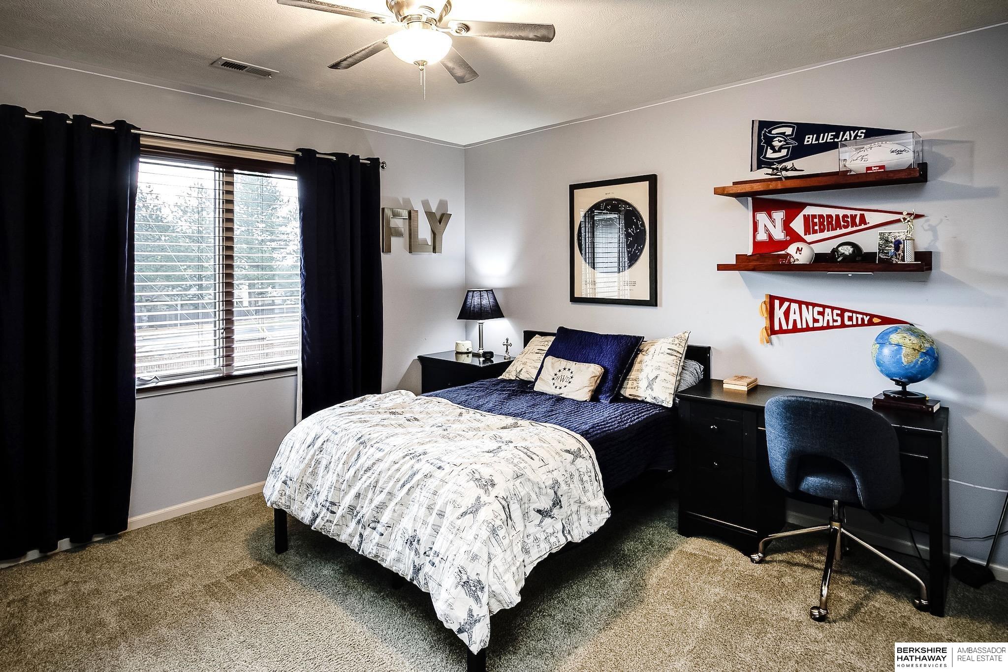 805 N 132 Avenue, Omaha