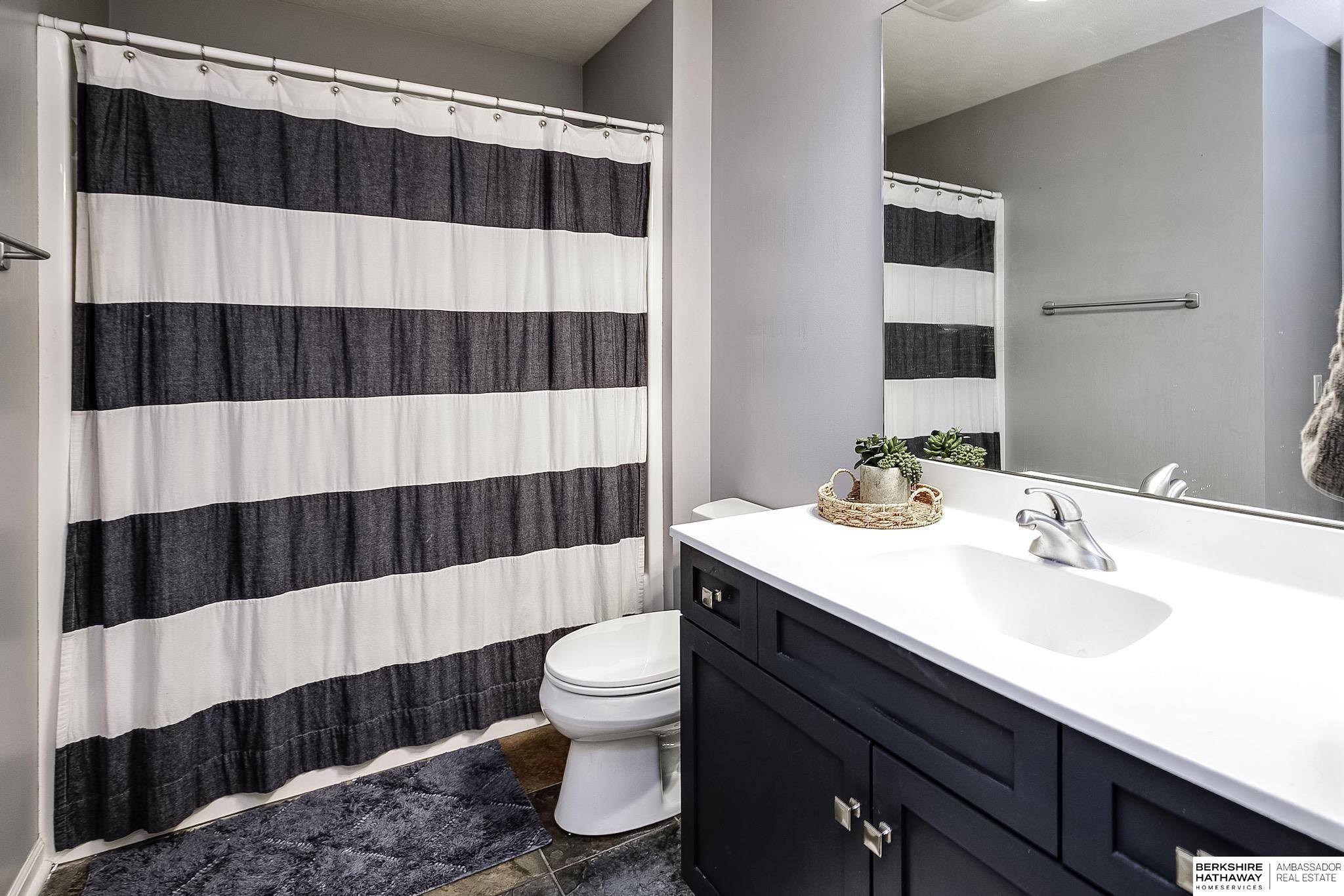 805 N 132 Avenue, Omaha