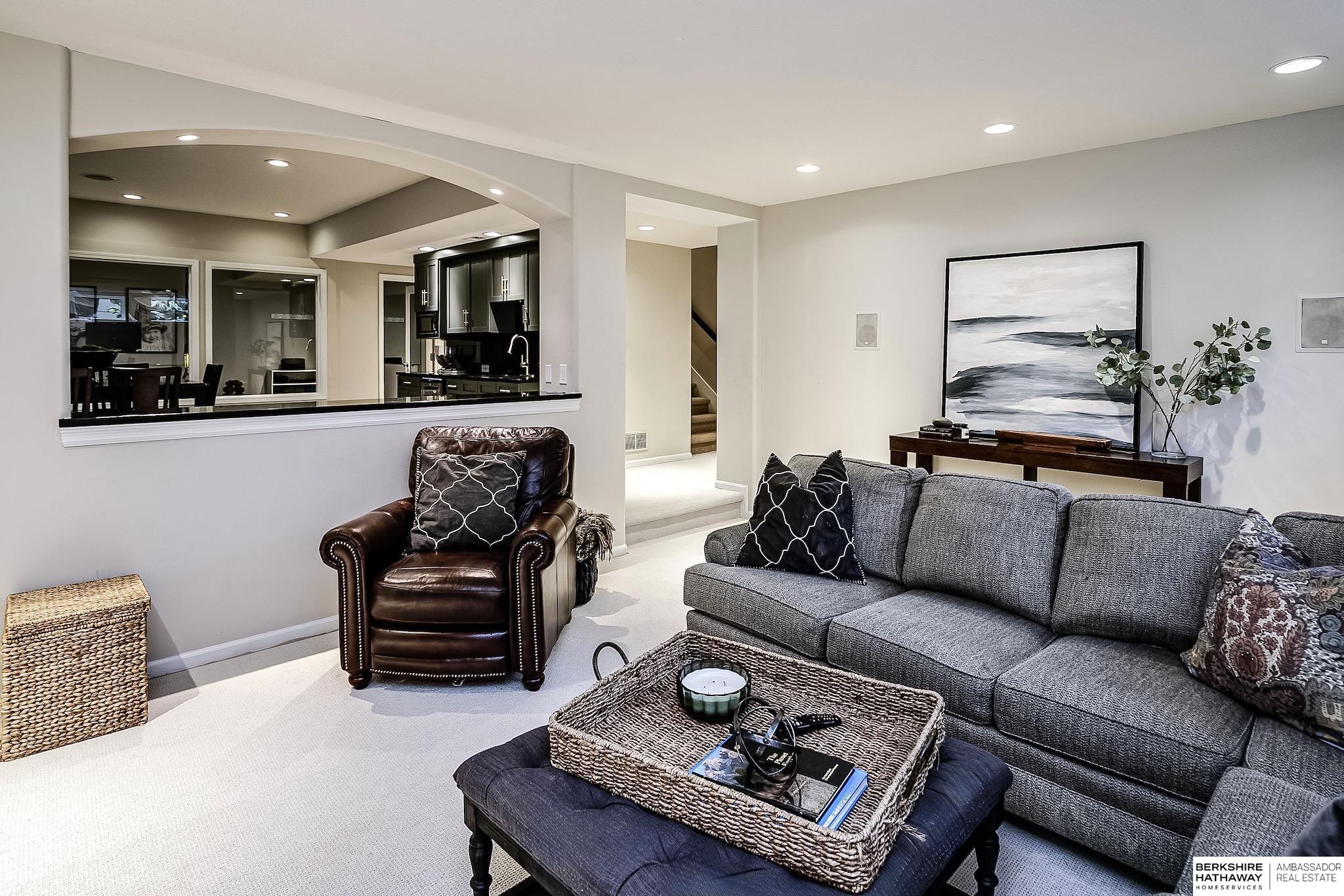 805 N 132 Avenue, Omaha