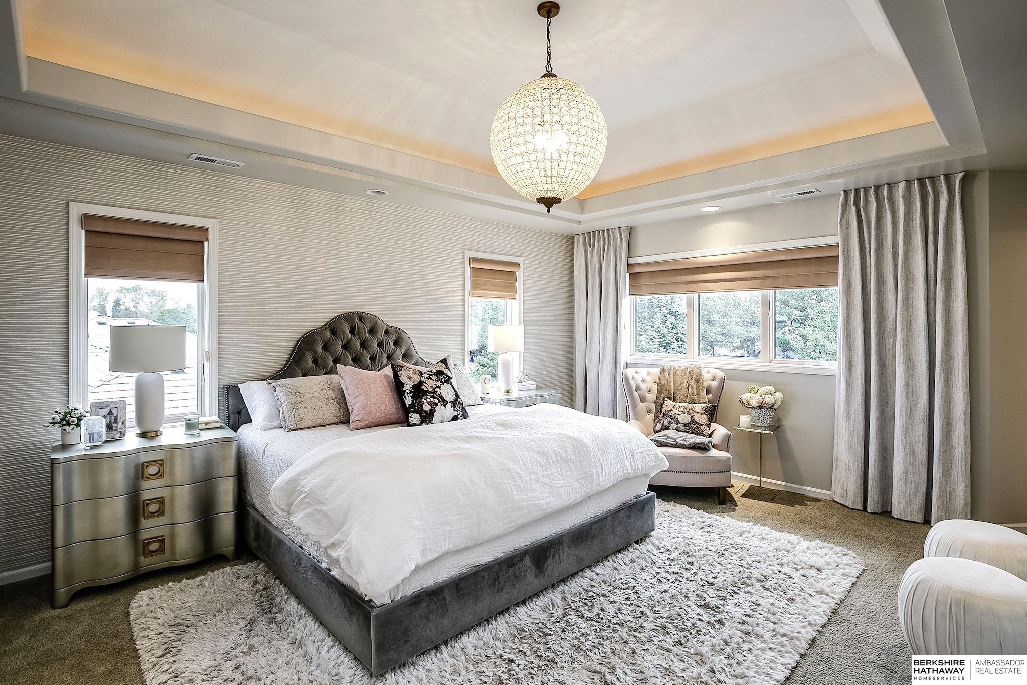 805 N 132 Avenue, Omaha