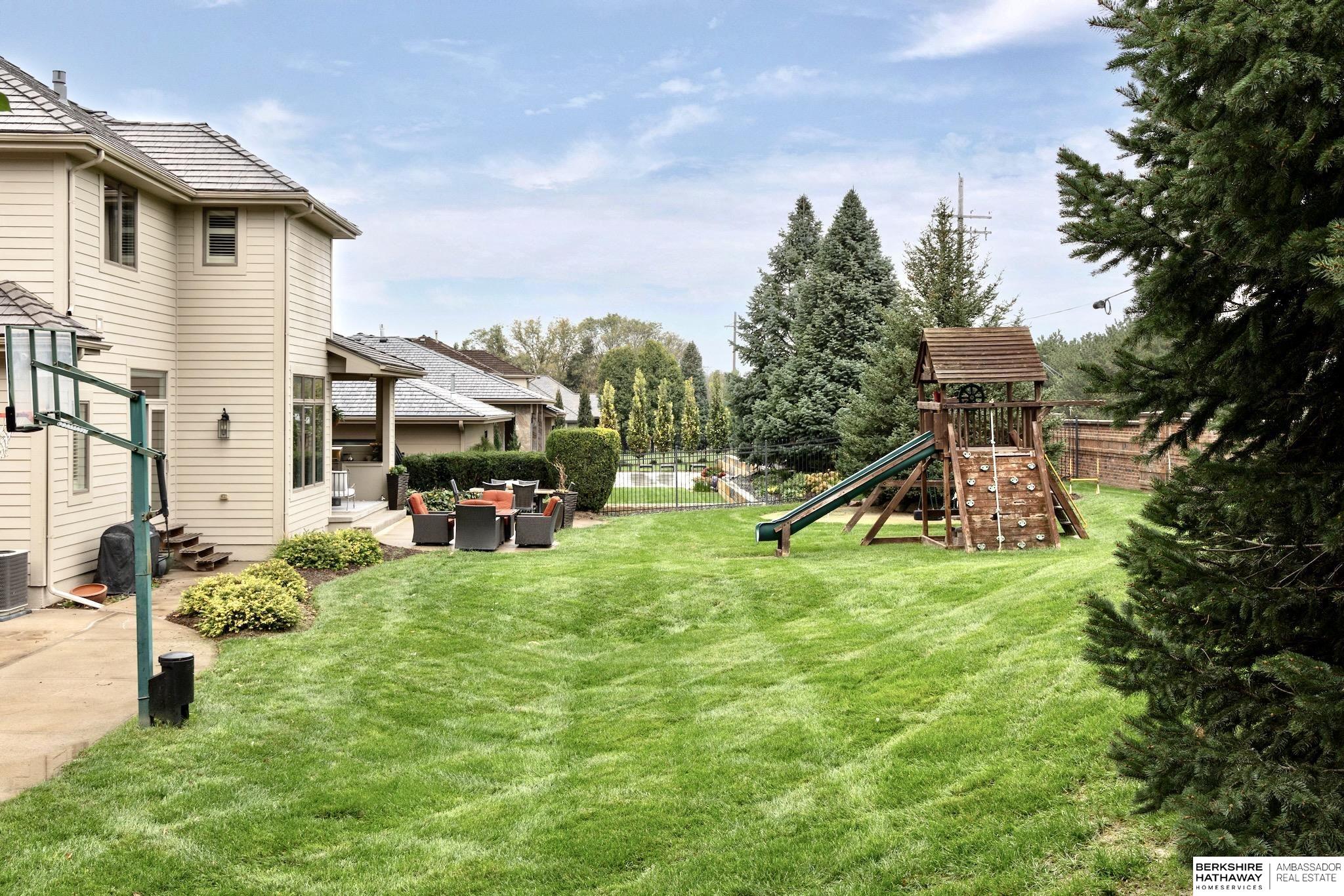 805 N 132 Avenue, Omaha