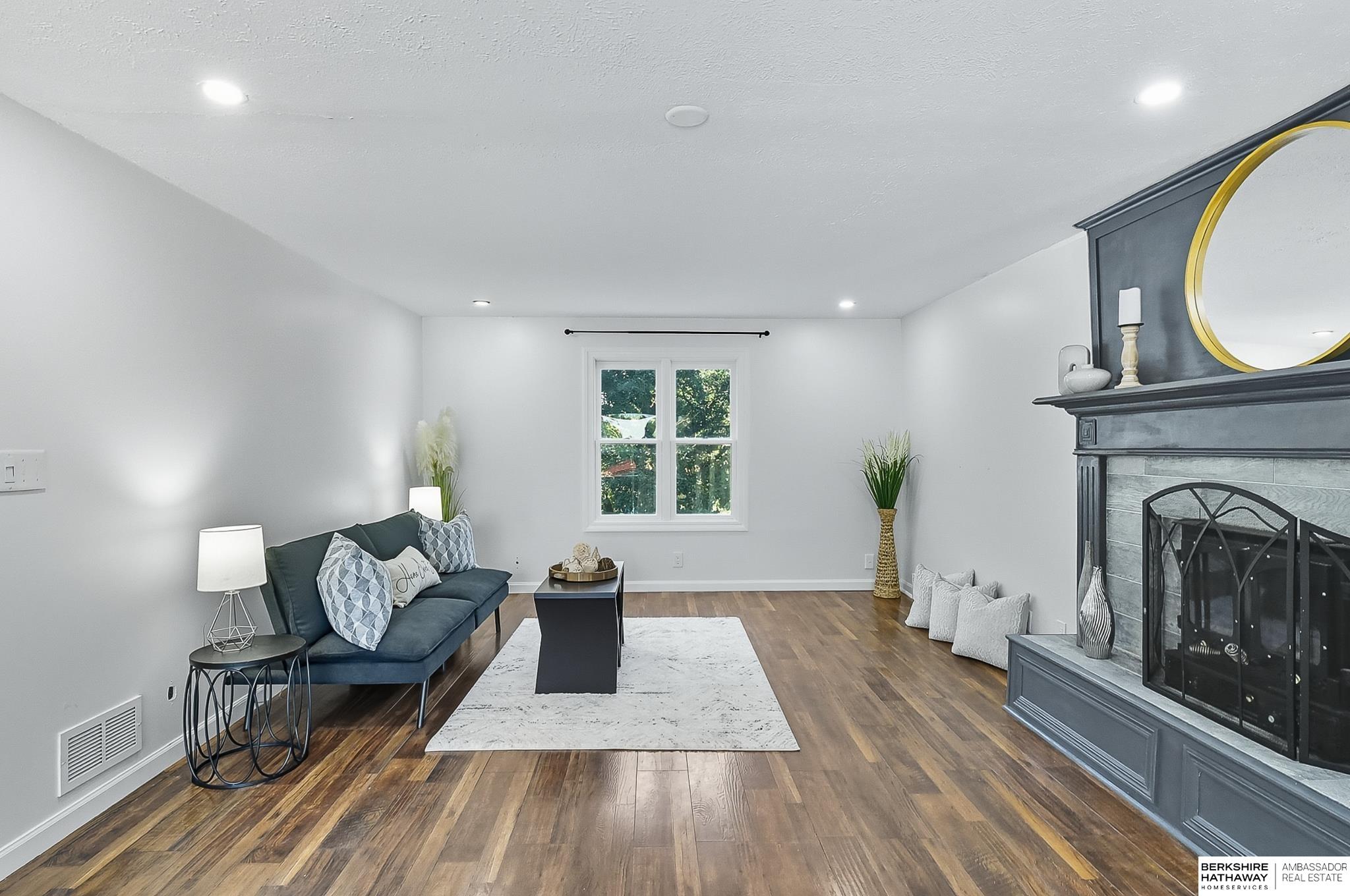 418 Bellevue Boulevard N