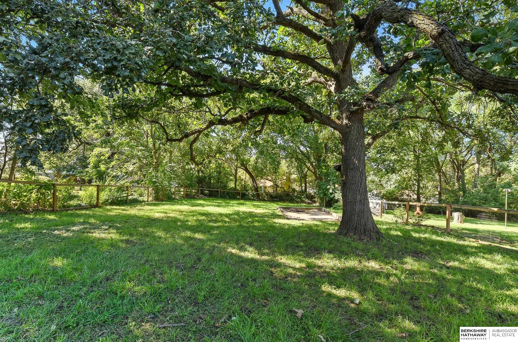 418 Bellevue Boulevard N