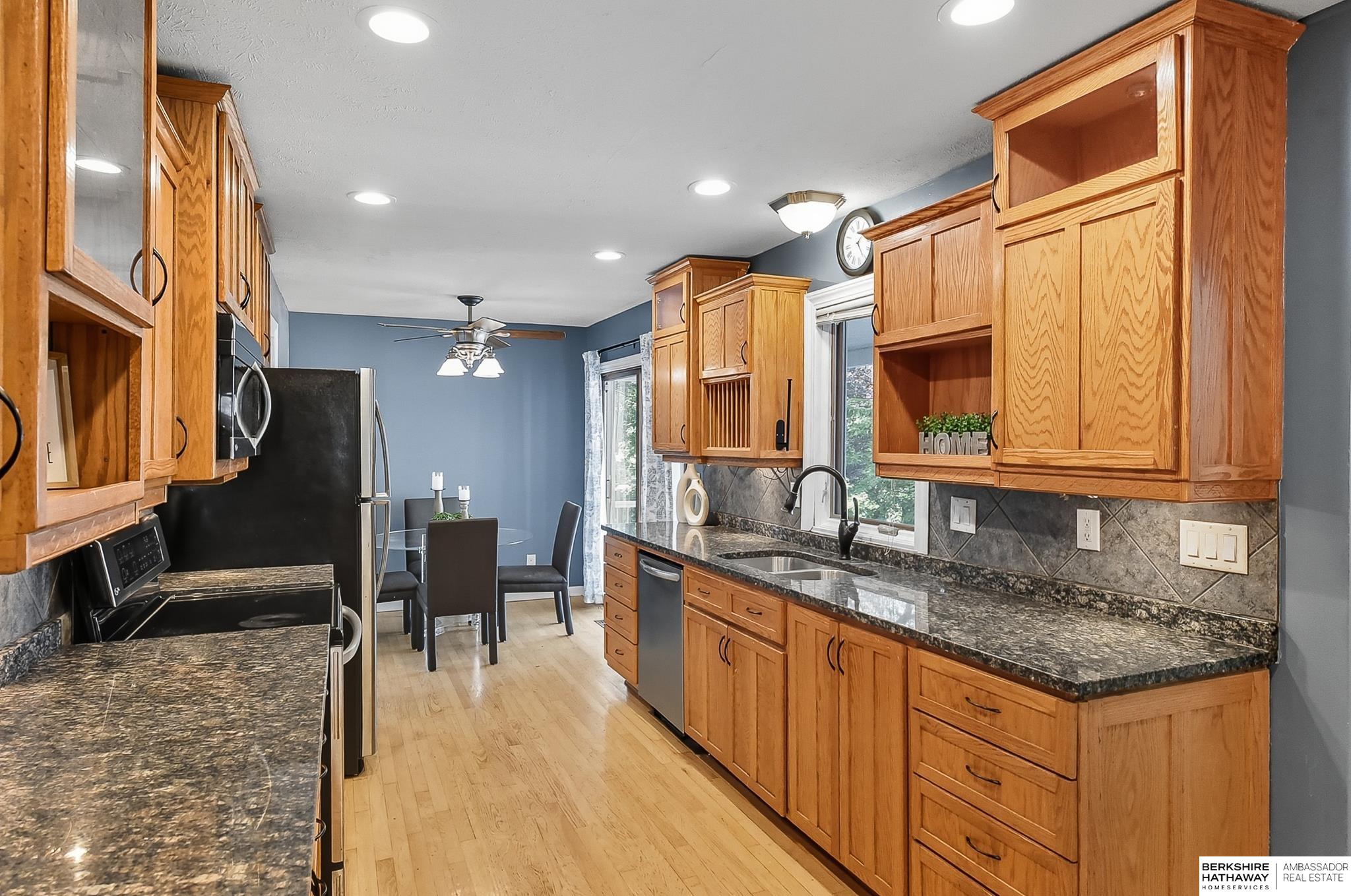 418 Bellevue Boulevard N