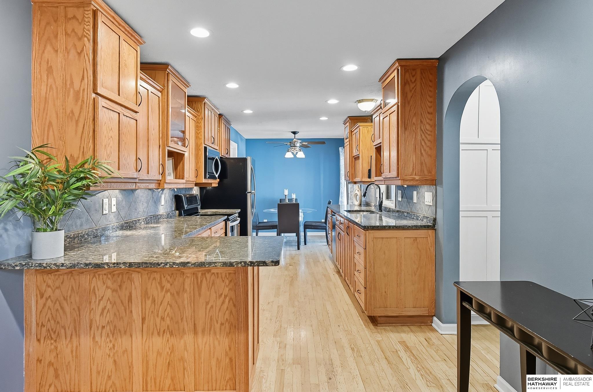 418 Bellevue Boulevard N