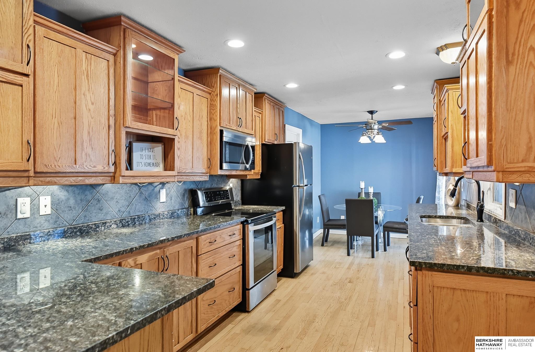 418 Bellevue Boulevard N