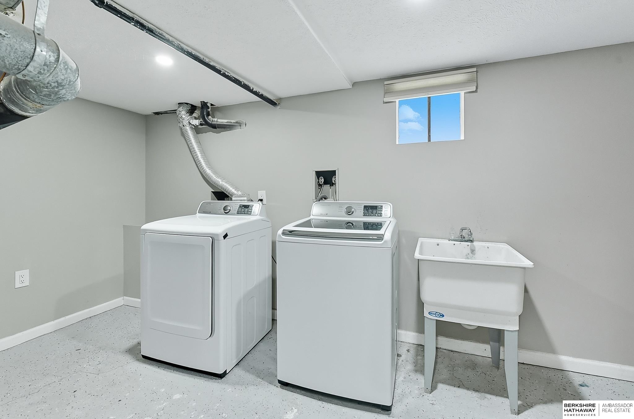 418 Bellevue Boulevard N