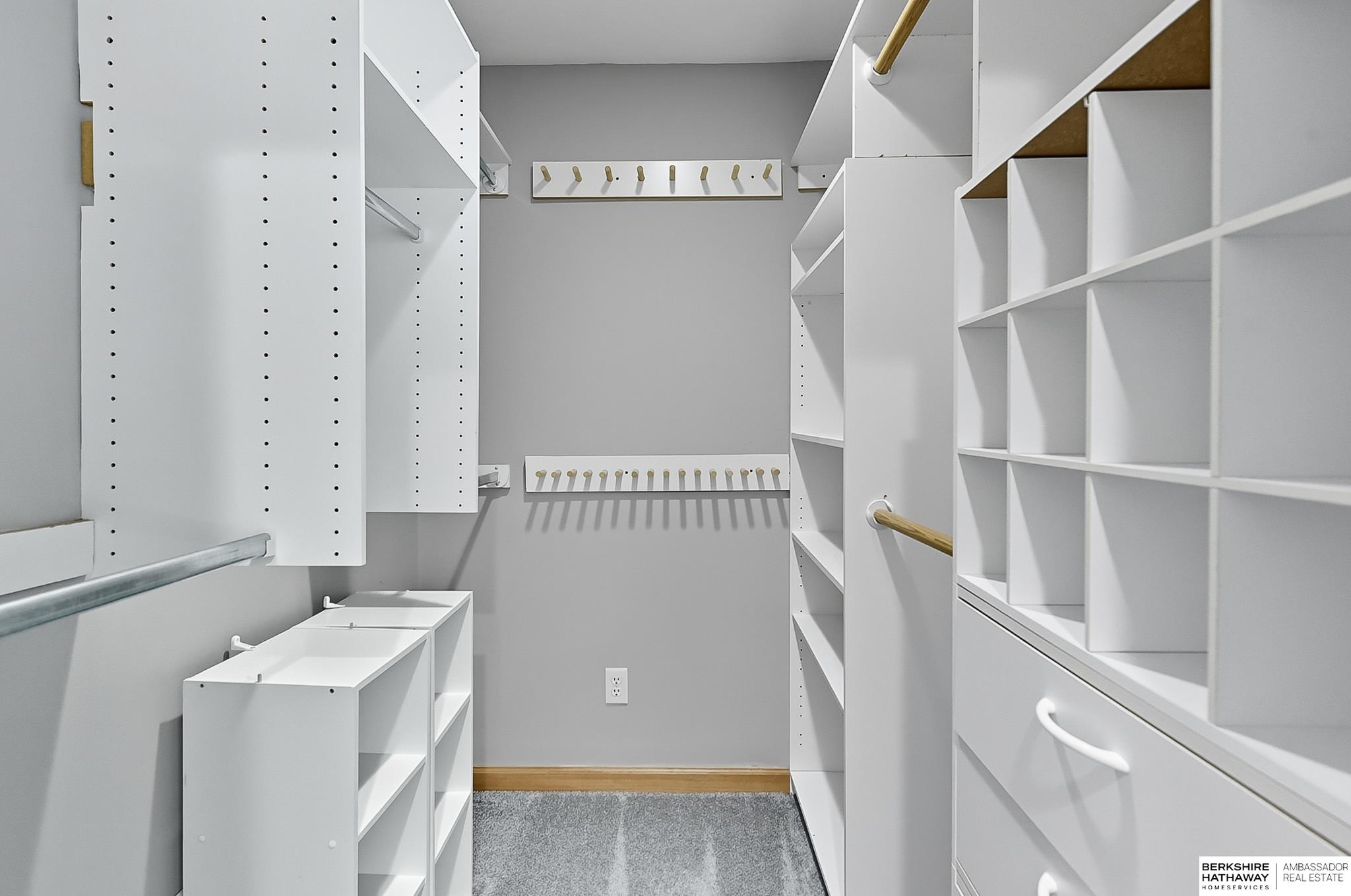 418 Bellevue Boulevard N