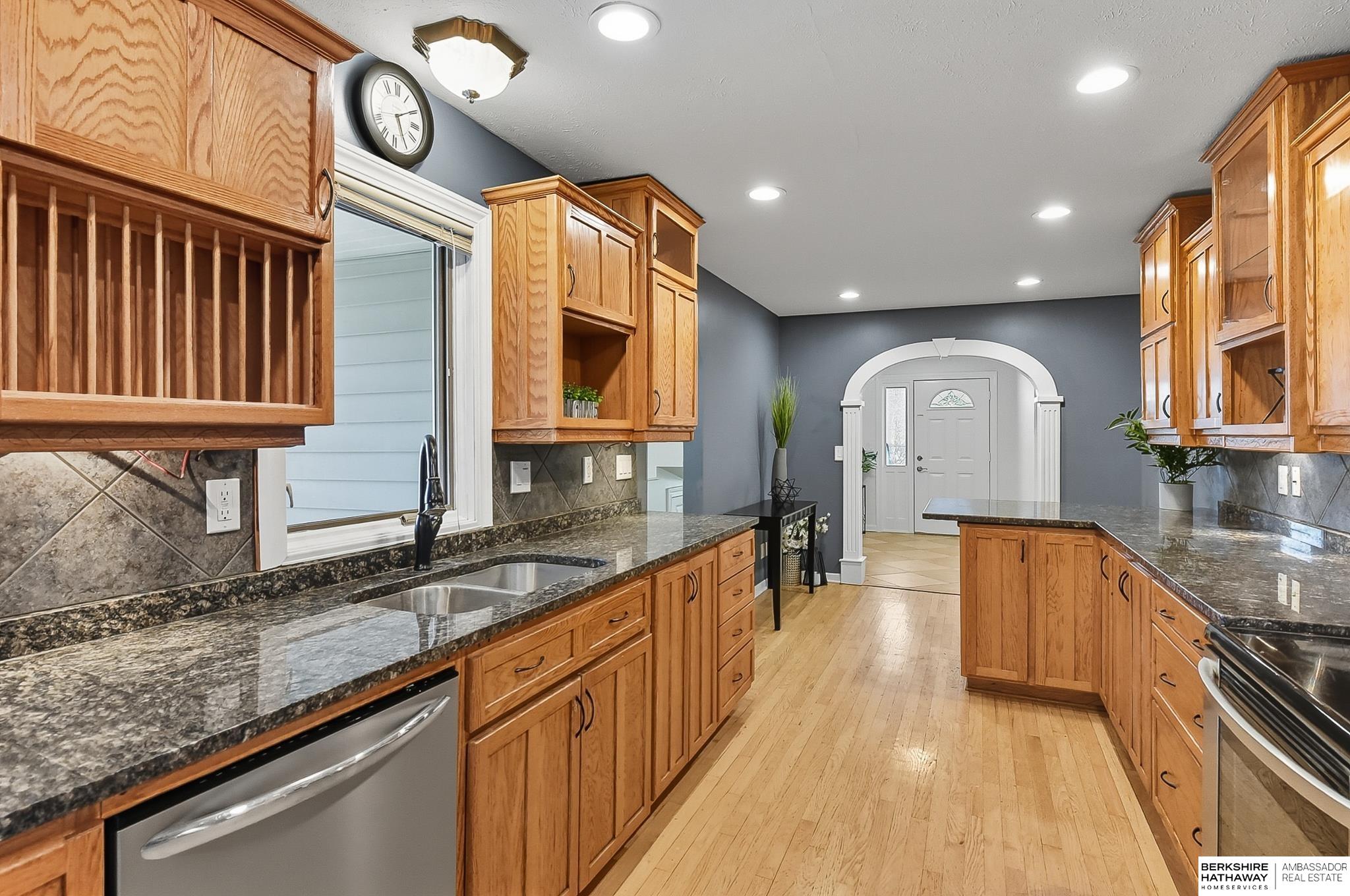 418 Bellevue Boulevard N