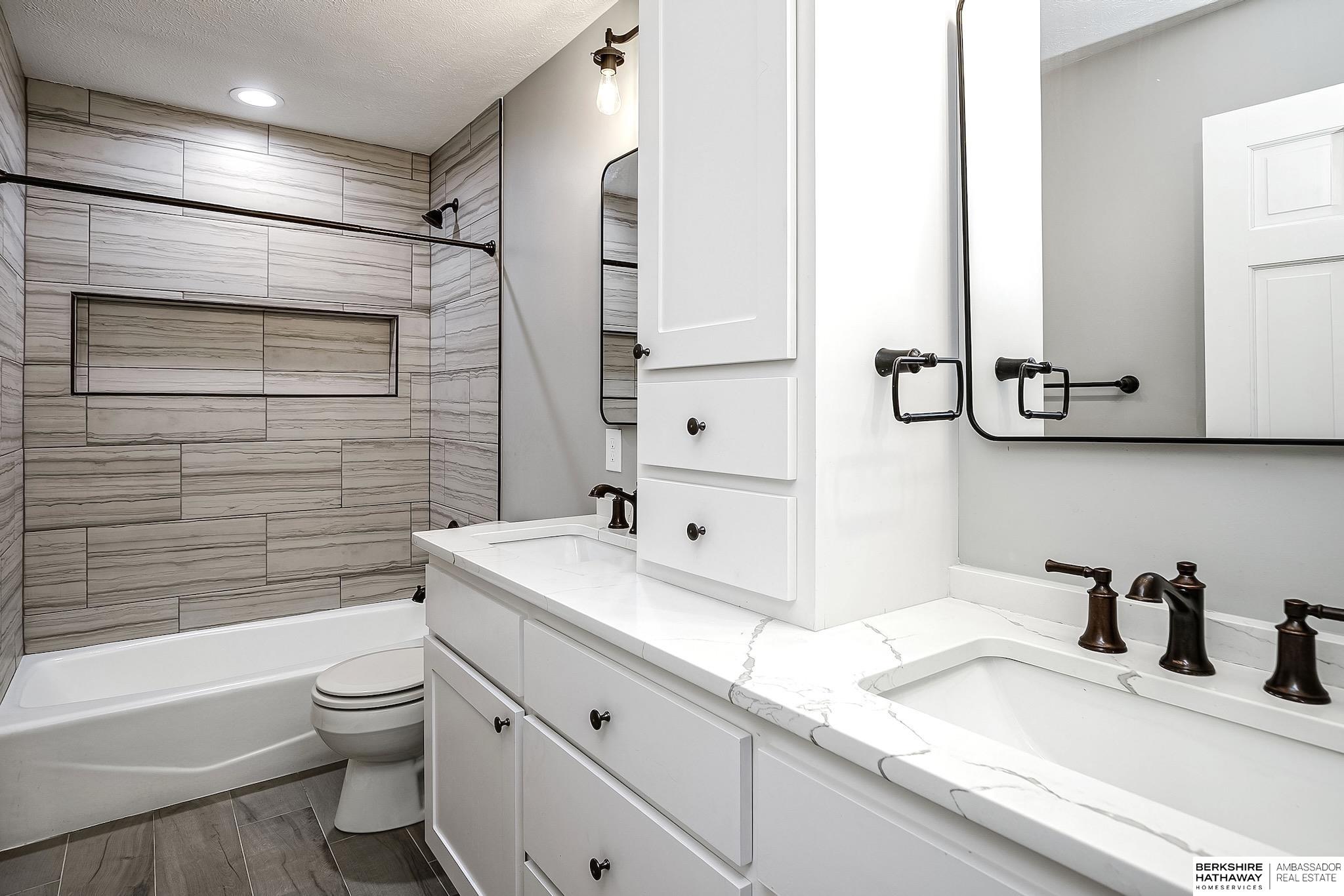 13105 Lafayette Avenue