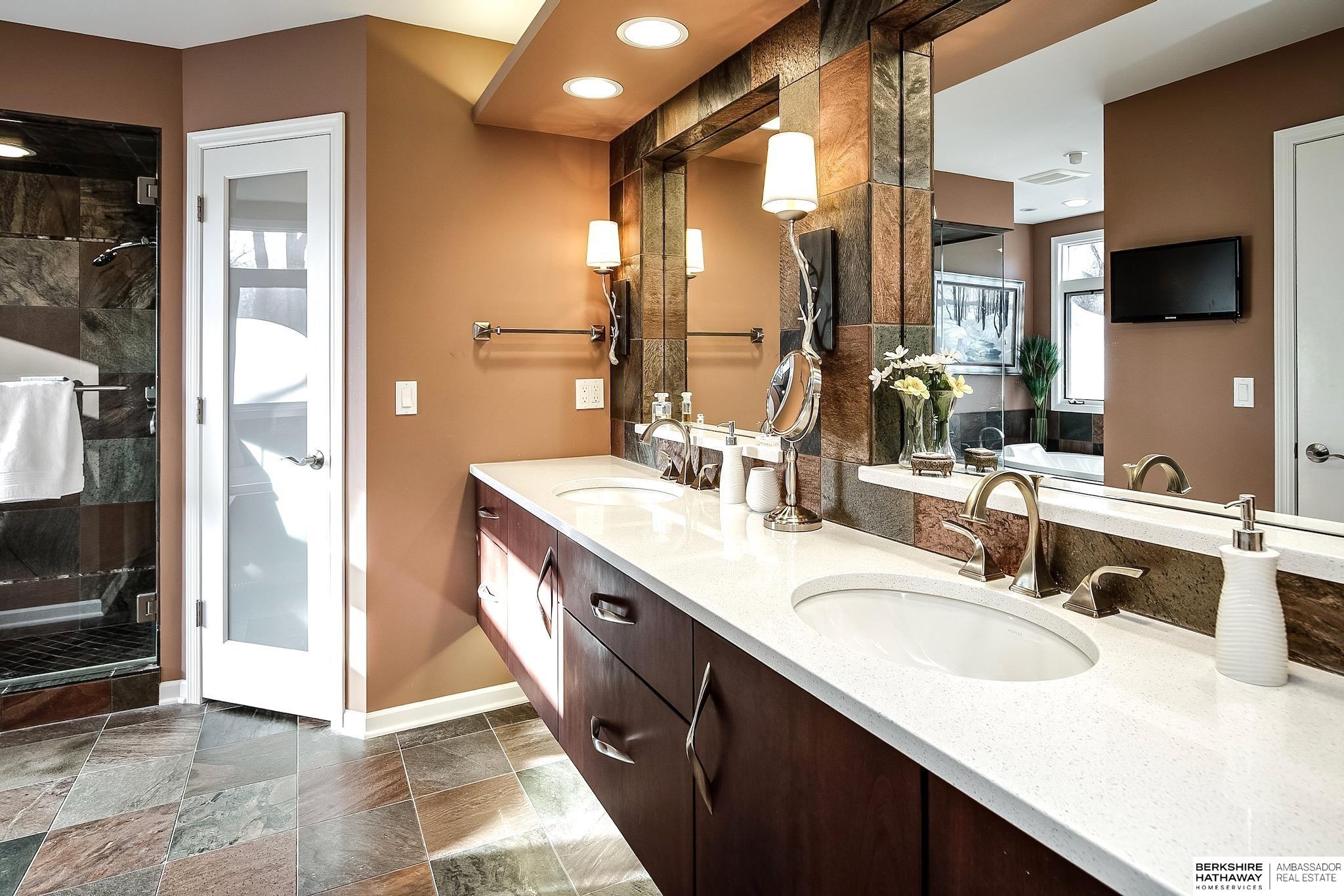 10913 Poppleton Avenue