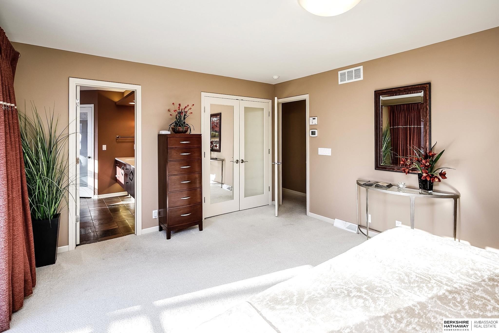 10913 Poppleton Avenue