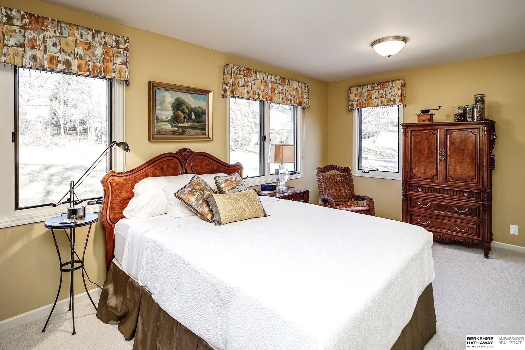 10913 Poppleton Avenue