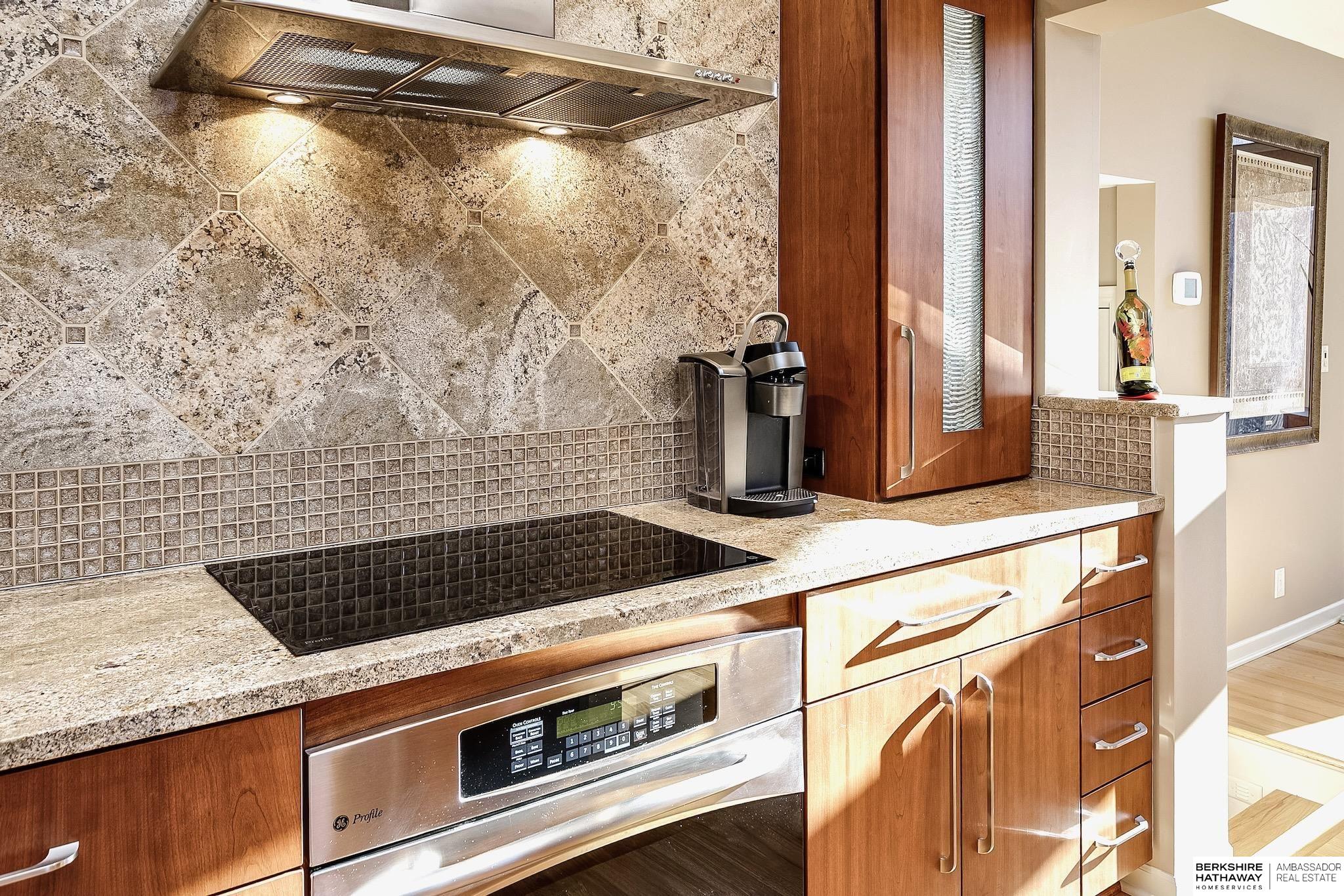 10913 Poppleton Avenue