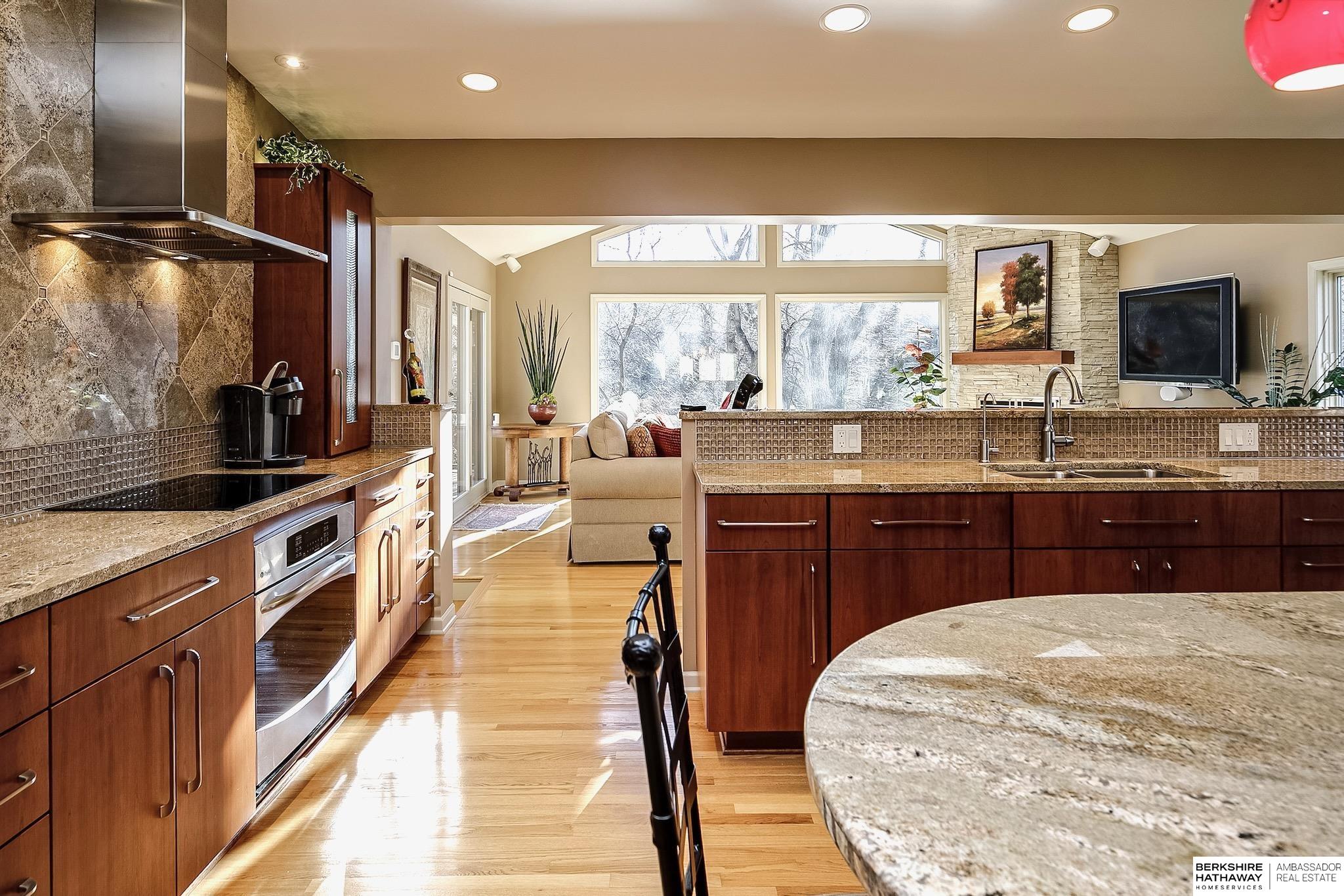 10913 Poppleton Avenue