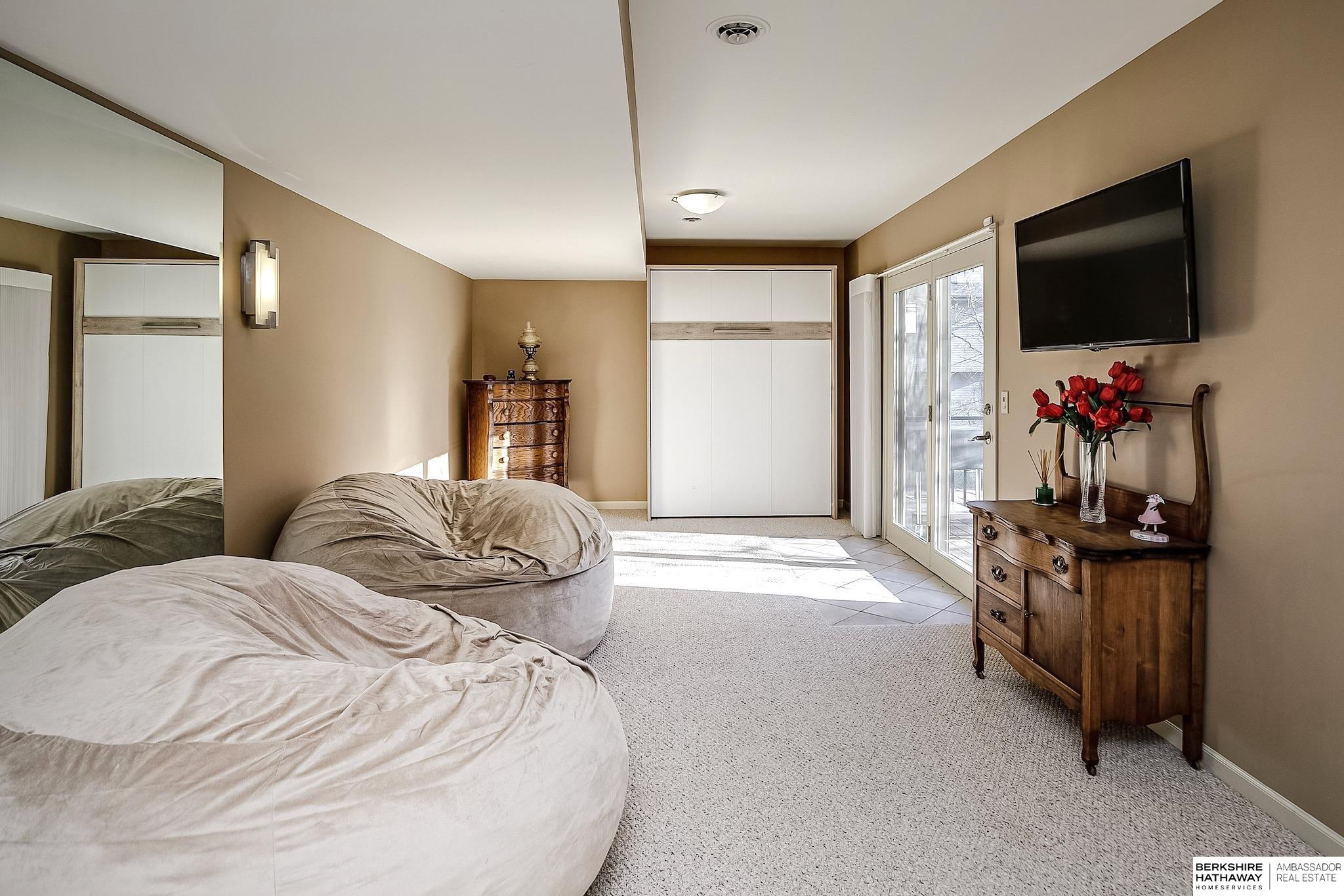 10913 Poppleton Avenue