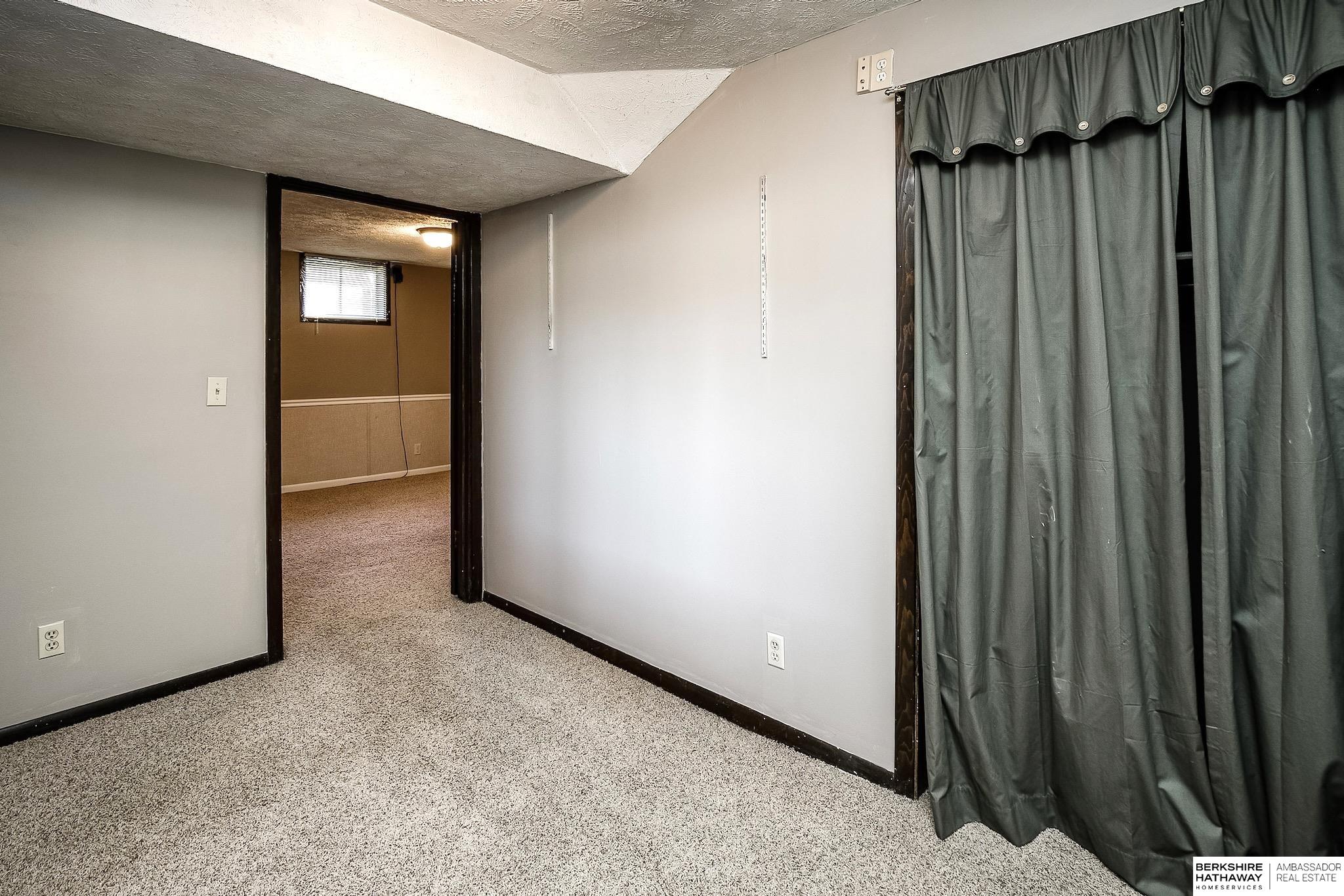 12924 Webster Plaza # 2 Unit: B-2