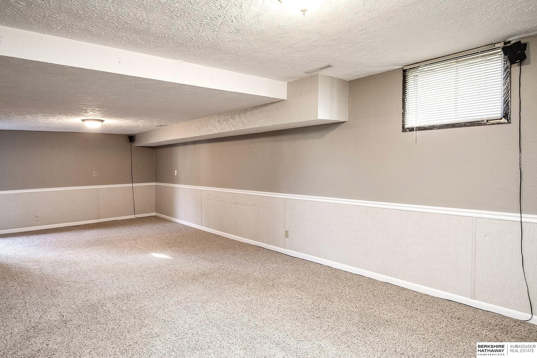 12924 Webster Plaza # 2 Unit: B-2