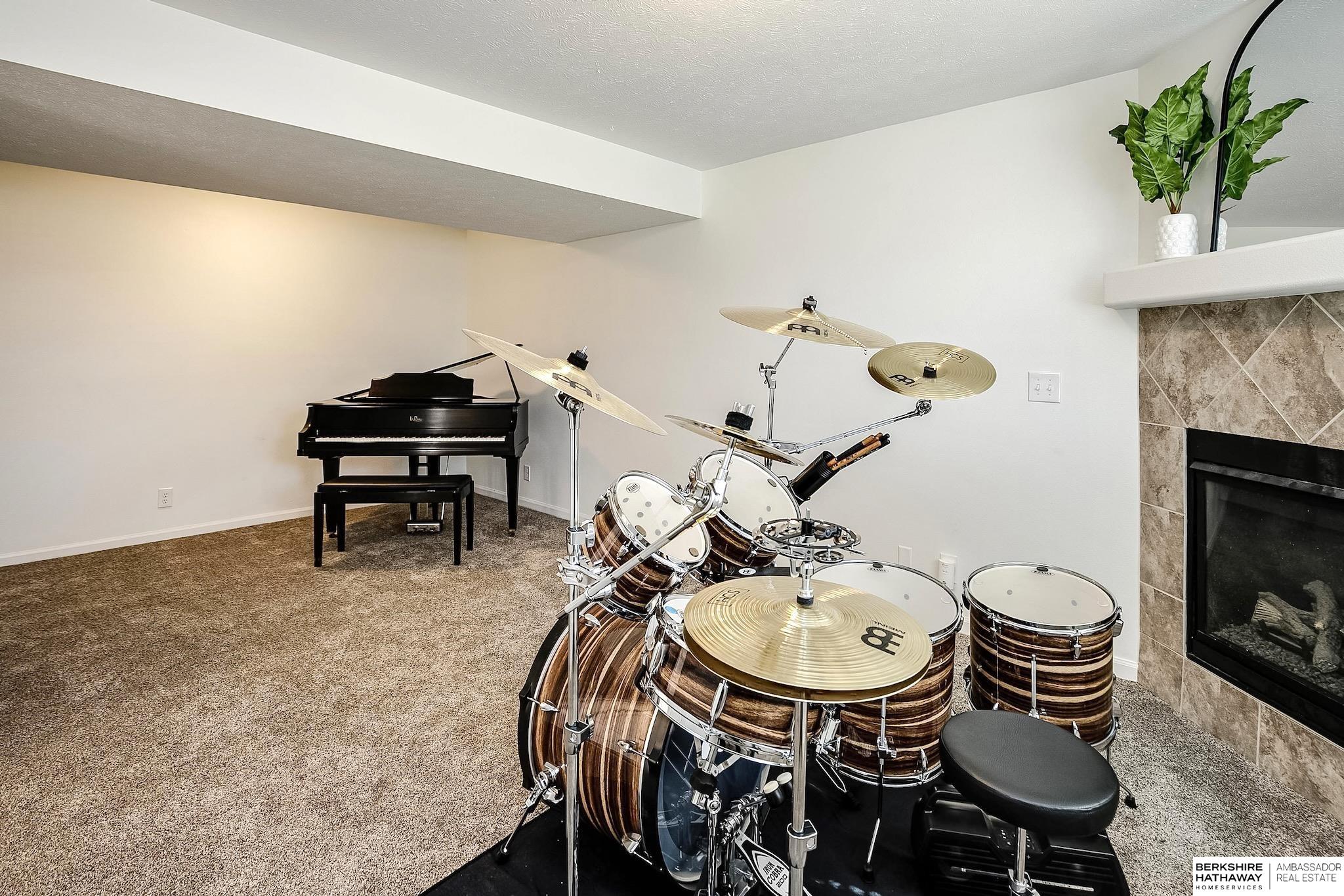 16914 Tibbles Street