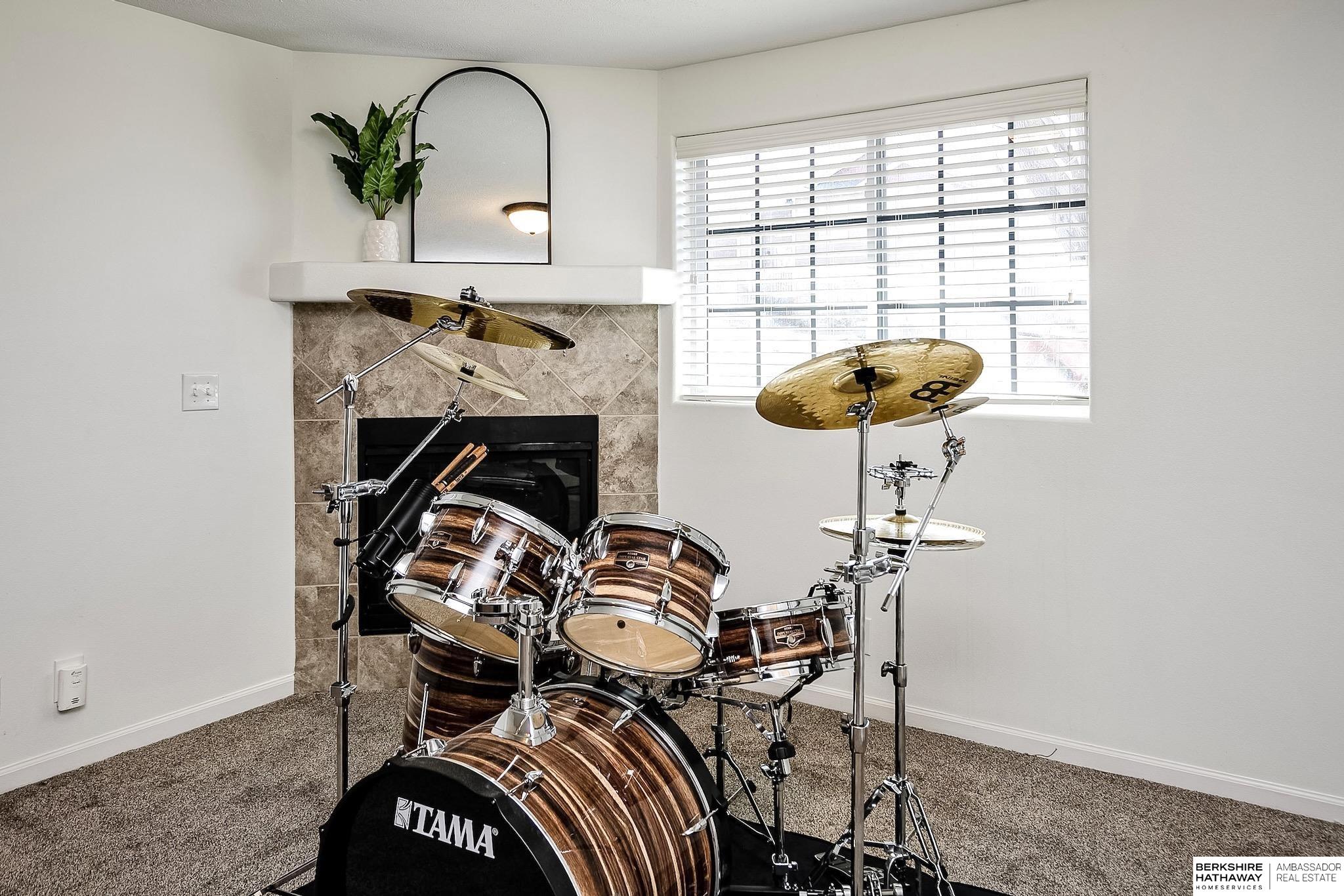 16914 Tibbles Street