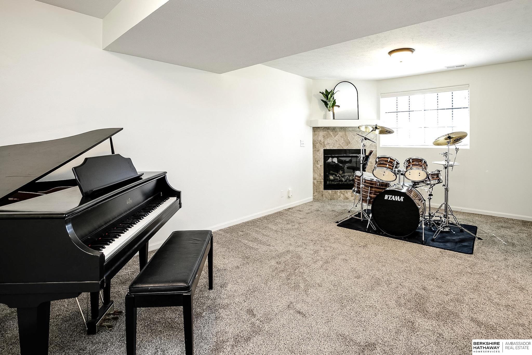 16914 Tibbles Street